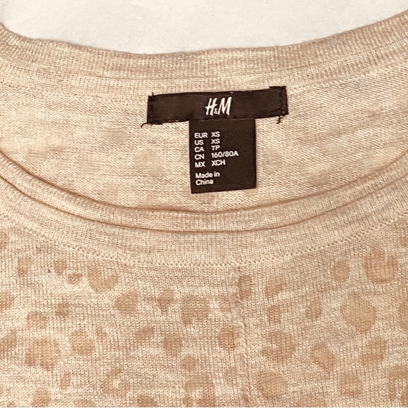 H&M Shirt Size XS EUC - Picture 2 of 5